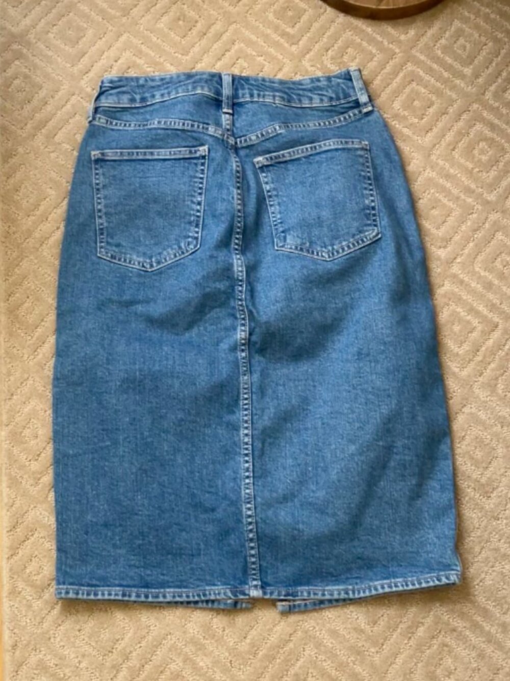 EUC Women's GAP Denim Pencil Midi Skirt 4/27 - Picture 2 of 3
